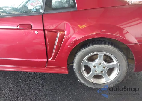 2004 Ford Mustang z USA, uszkodzony, nr VIN 1FAFP40664F161785